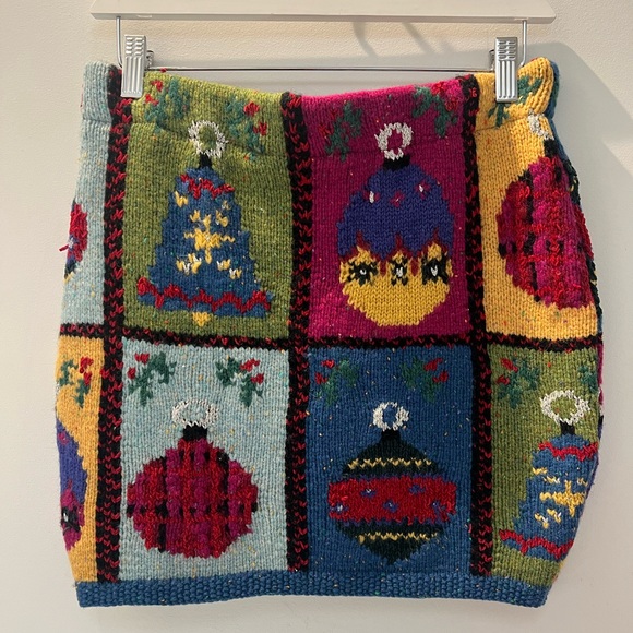 Honeybea “Bumwarmer” Knit Wrap Skirt — 99% Recycled Yarn, Festive, Size M - Picture 4 of 6